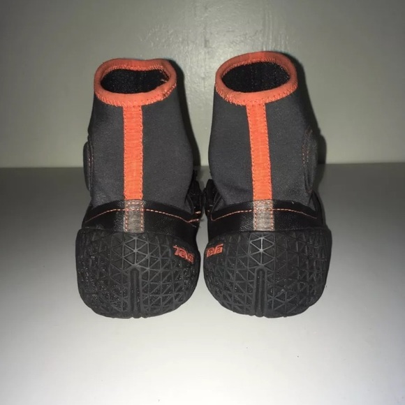 Teva wetsuit boots sz 9.5 - Picture 6 of 7